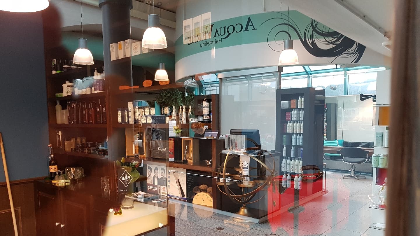 Acqua Verde Hairstyling