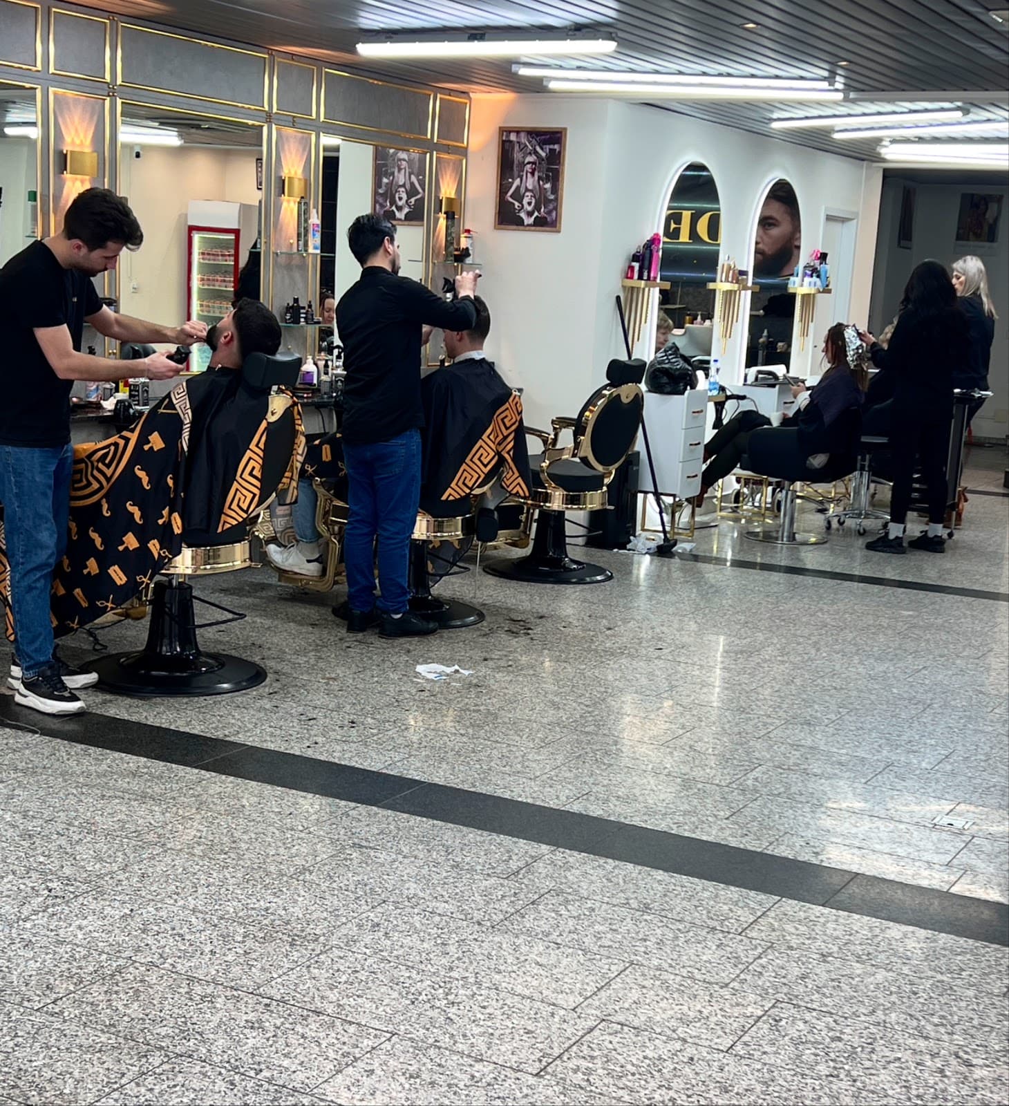 Coiffeur Delux- barbershop